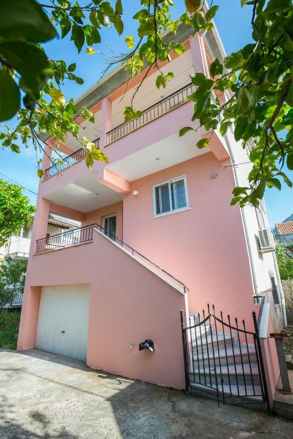 Villa Hospitality Nikiana Exterior photo